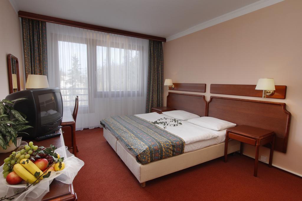 Hotel Krakonos 마리안스케 라즈네 객실 사진